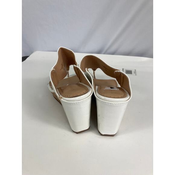 Adrienne Vittadini Chee Platform Wedge Thong Sandal in white Size 7 - Picture 5 of 5